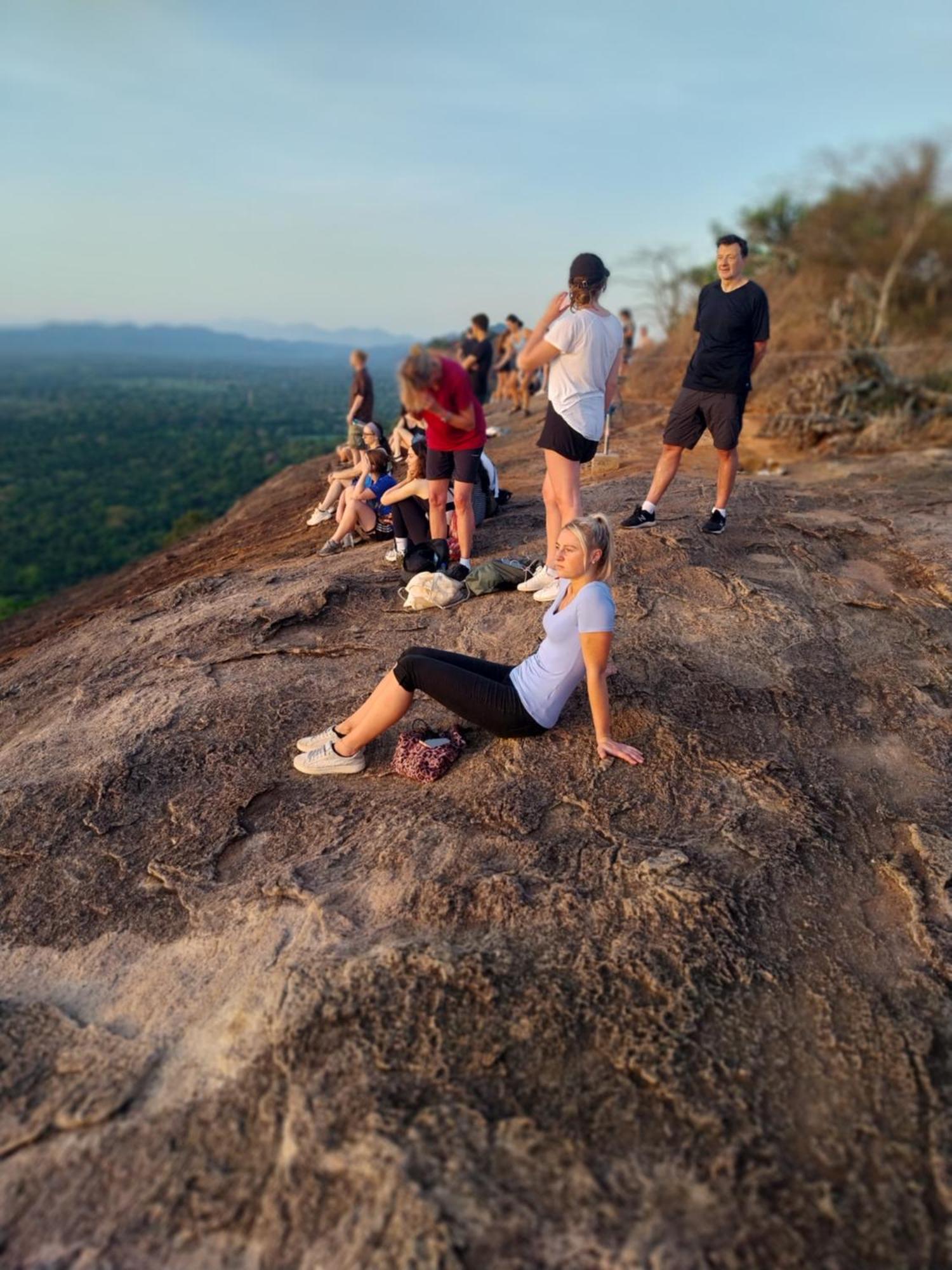 Near The Canal Homstay Sigiriya Exterior photo